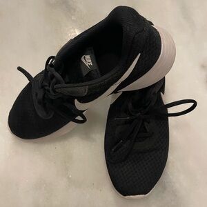 Nike Women's Black Nike Running Shoes, Size 9